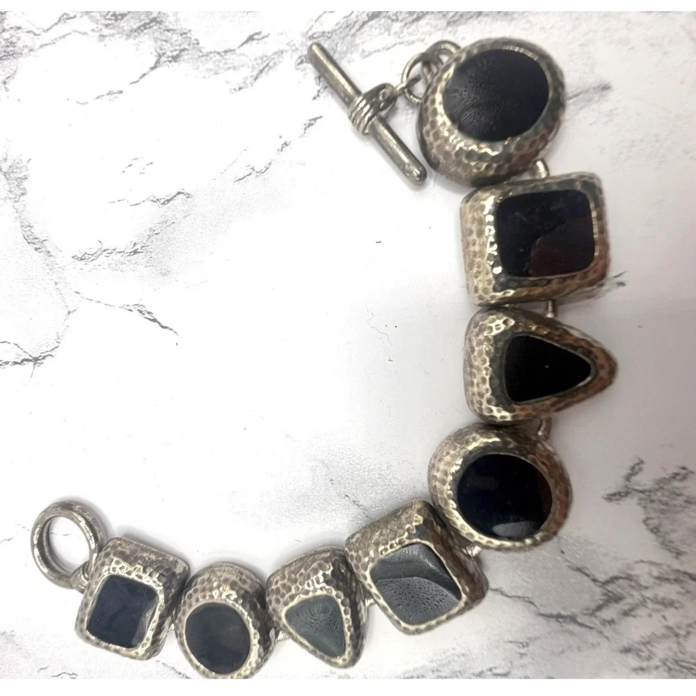 Black Glass Silver Tone Toggle‎ Bracelet Geometric Hammered Links 7.5 Inch